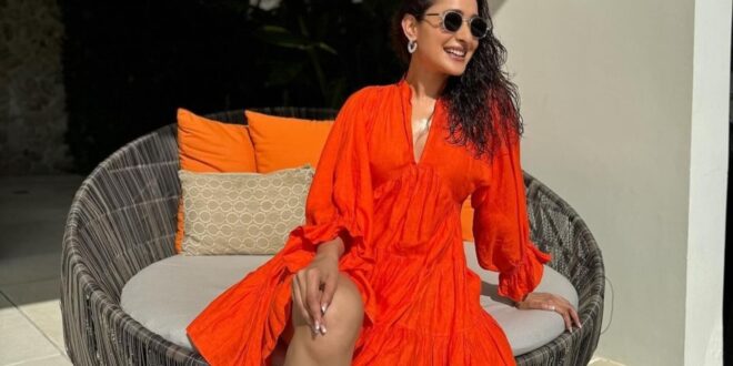 Pragya Jaiswal : Balayya heroine enjoying a range in orange gown...