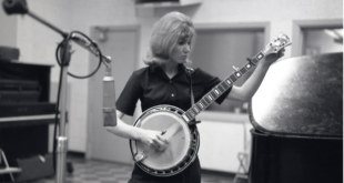 Roni Stoneman, ‘First Lady of the Banjo’ and ‘Hee Haw’ Cast Member, Dies at 85...